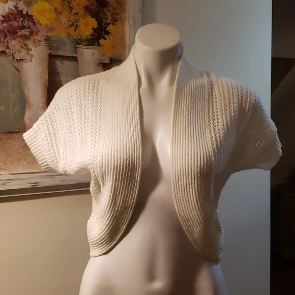 APT. 9 Cardigan - Picture 1 of 6